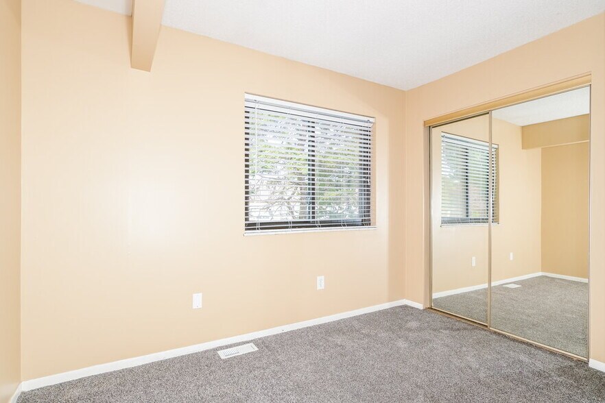 Building Photo - 3319 Tom Sawyer Dr