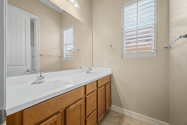 Building Photo - 8833 S 167th Ln