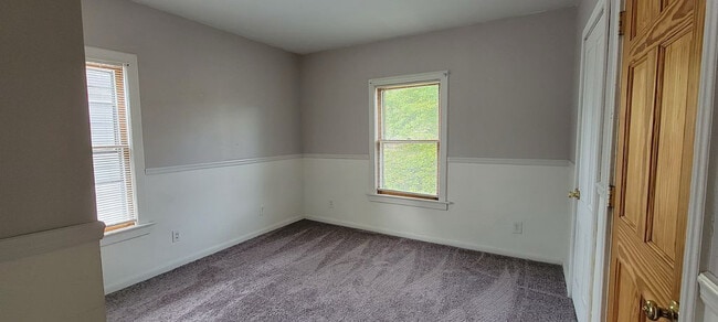 1st bedroom - 15 Minden Ave