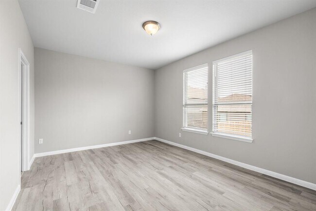 Building Photo - 313 McLintock Rd
