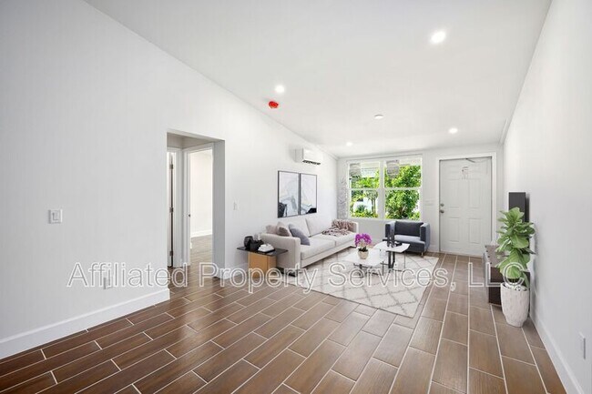 Building Photo - 4011 36th Ct