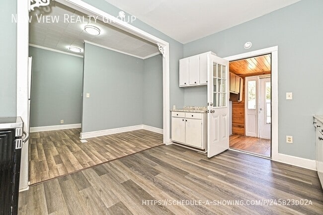 Building Photo - 408 S 12th St