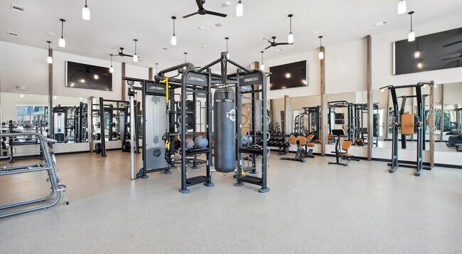 Building Photo - 14015 Univ Pass