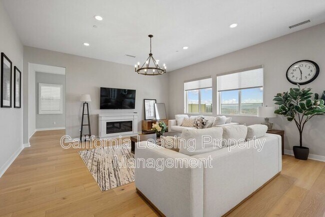 Building Photo - 28649 Windbreak Tr