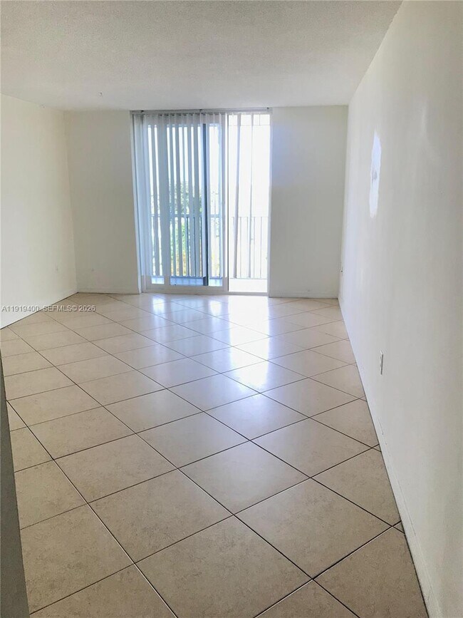 Building Photo - 16950 W Dixie Hwy