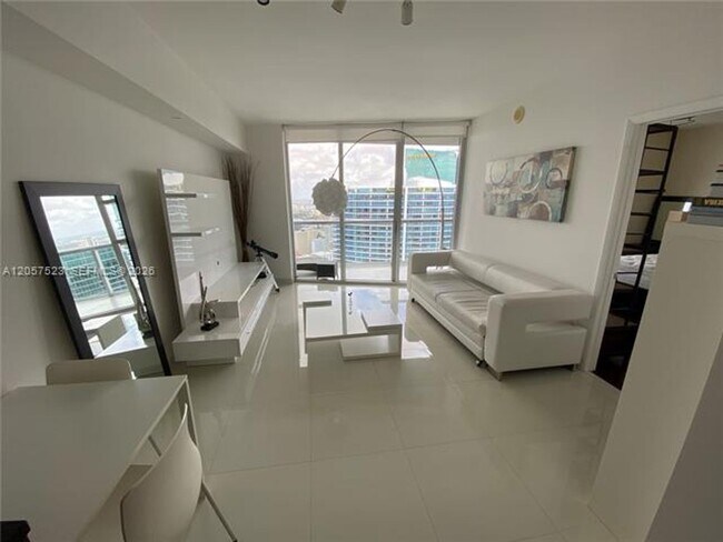 Building Photo - 465 Brickell Ave