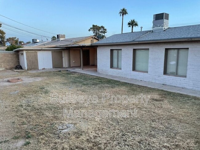 Building Photo - 6406 W Rose Ln