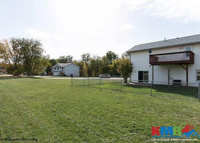 Building Photo - 60 Parkview Ct