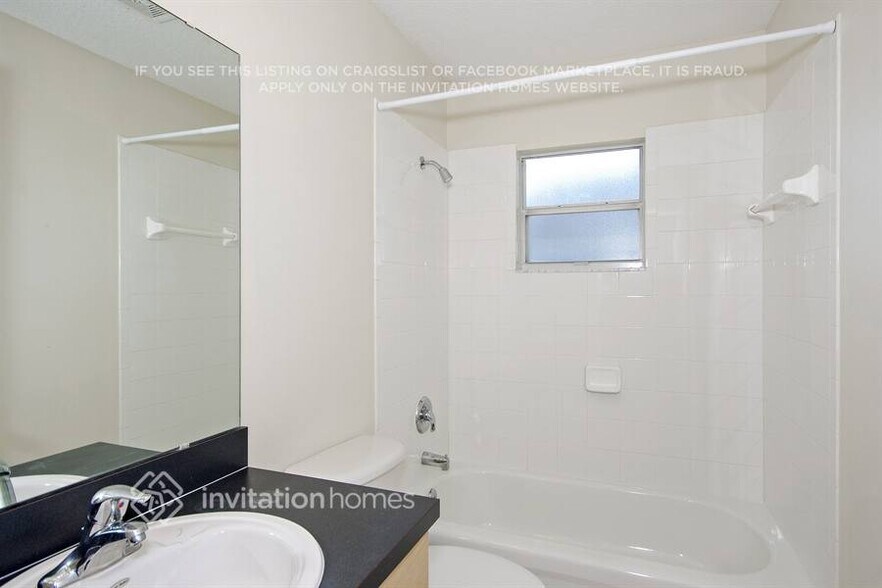 Building Photo - 620 Bluebill Ct