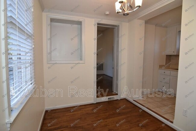 Building Photo - 239 Greene St