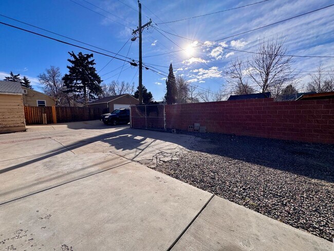 Building Photo - Move-In Ready 4BR Home with Finished Basement, Flex Space & Large Yard