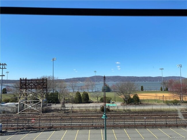 Building Photo - 1 S Astor St