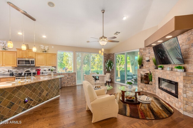 Building Photo - 3341 E Fremont Rd