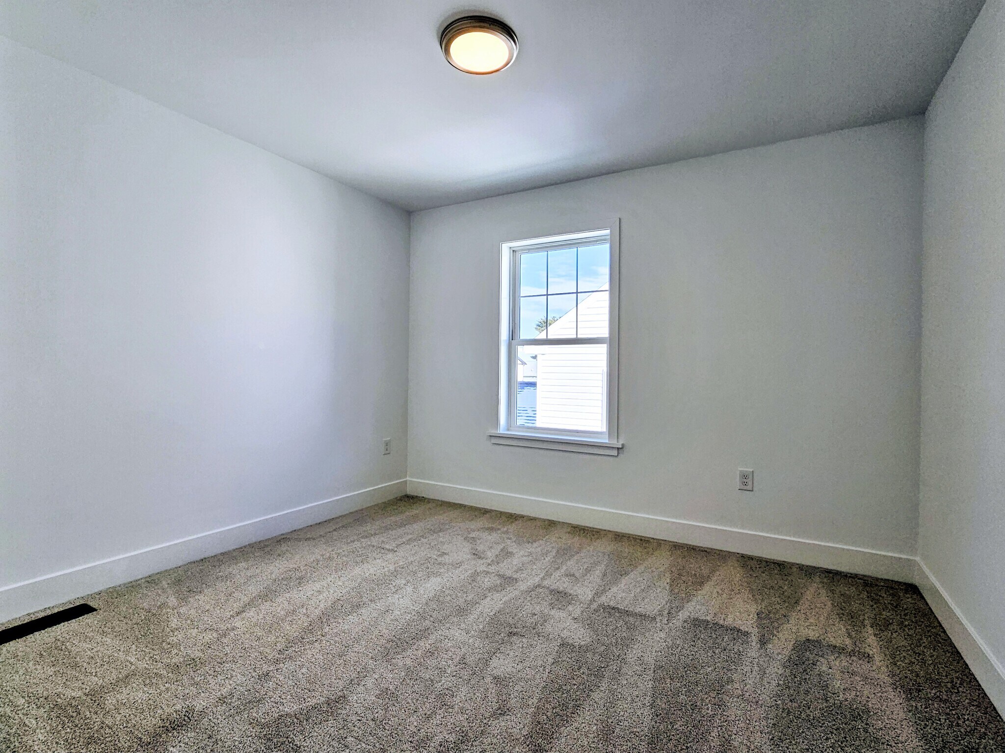 Building Photo - 394 Hensley St