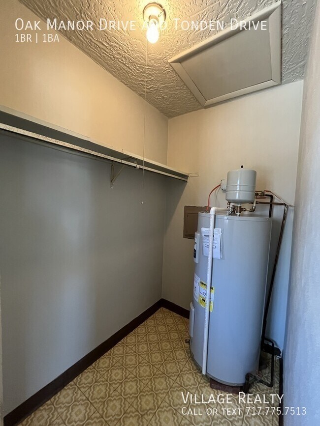 Building Photo - 228 Oak Manor Dr