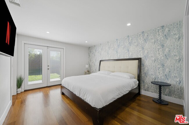 Building Photo - 1610 S Hayworth Ave