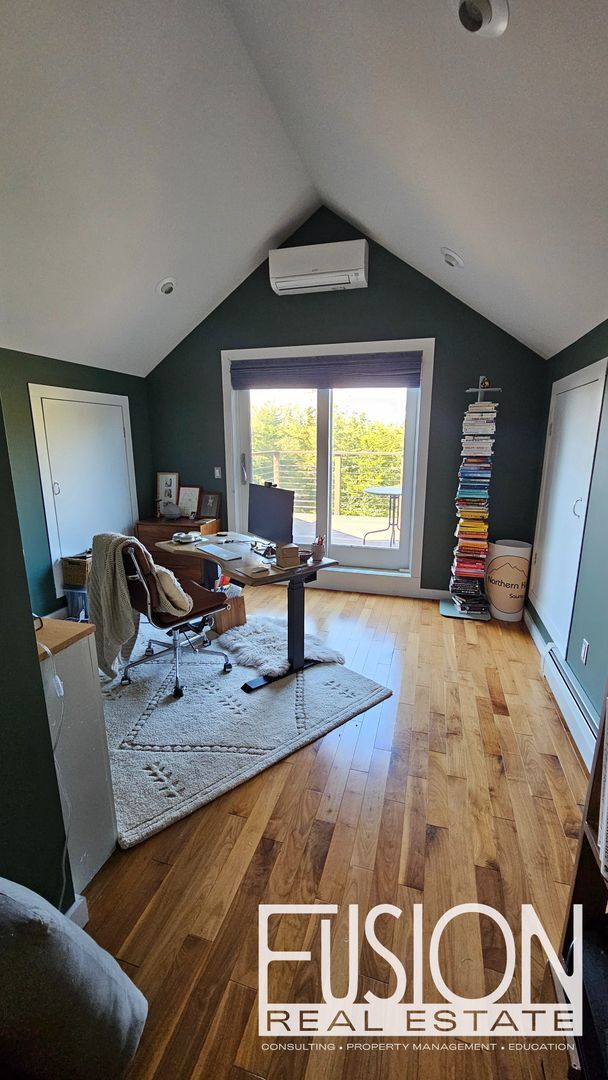 Building Photo - Contemporary 3 bed/2.5 bath on 10 Private Acres with Deeded Lake Access down the Road!