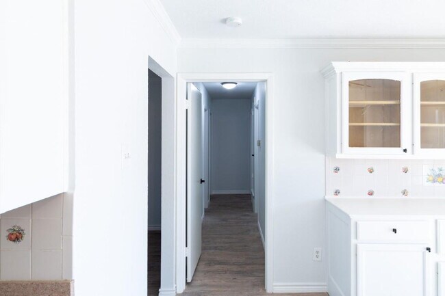 Building Photo - 2333 Seabreeze Dr