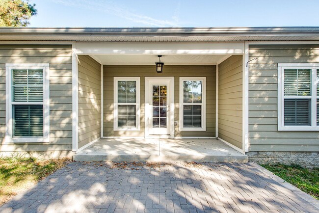 Building Photo - **RARE, WELL-APPOINTED, ONE-LEVEL HOME WIT...