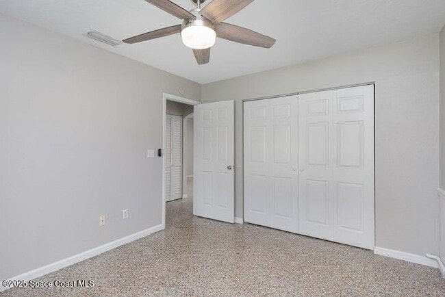 Building Photo - 215 N Riverside Dr