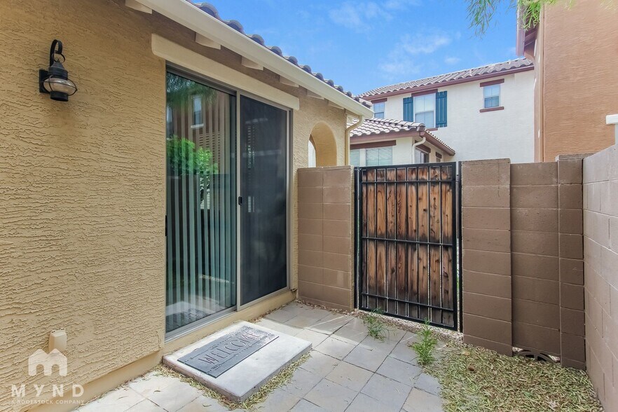 Building Photo - 451 S Hawes Rd