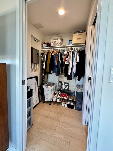 Closet - 236 N Goodhope Ave