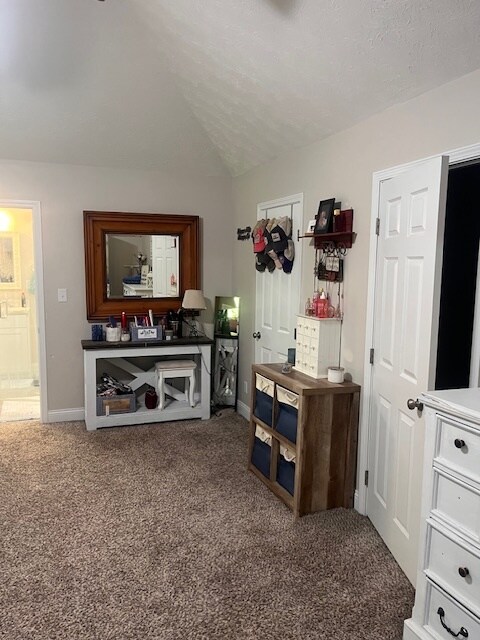 Building Photo - 102 Pineland Ln