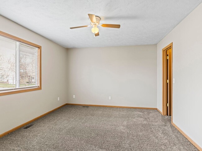 Building Photo - 6901 N Steamboat Dr