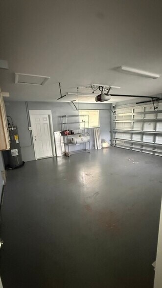 Building Photo - 1730 NE 56th Ct