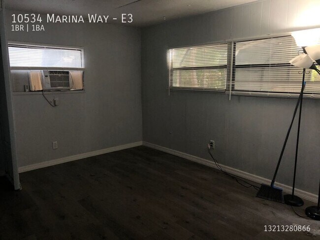 Building Photo - 10534 Marina Way
