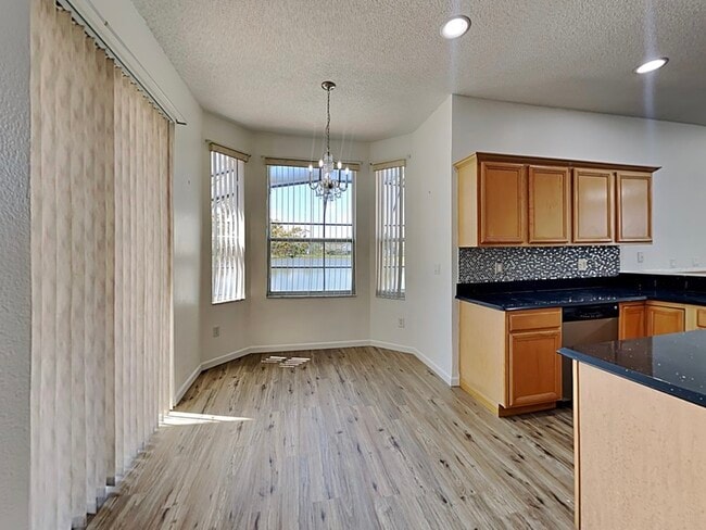 Building Photo - 728 Hardwood Cir