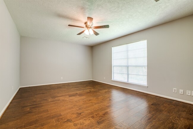 Building Photo - 24 E Torch Pine Cir