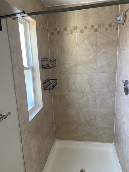 Building Photo - 90 Fayette St