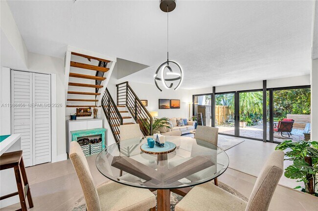 Building Photo - 7018 SW 53rd Ln