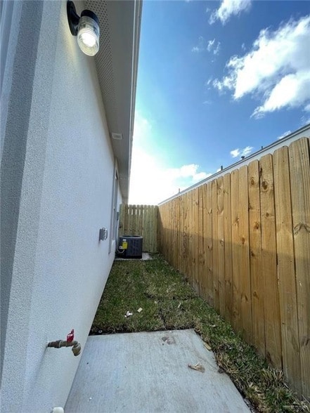 Building Photo - 1424 Alta Vista Dr