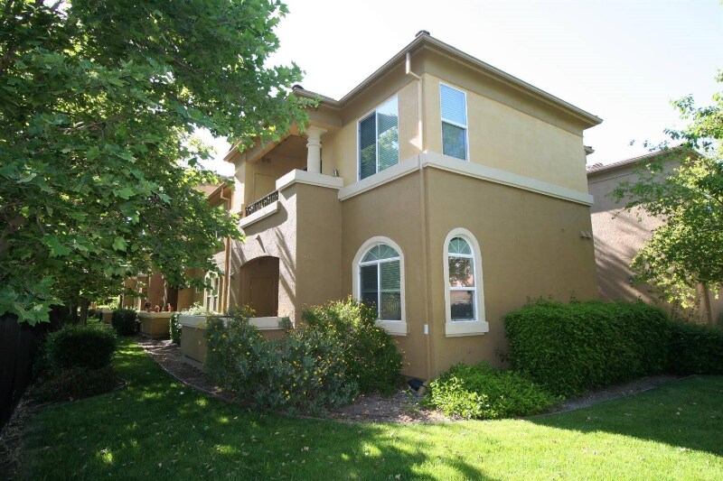 Building Photo - 1900 Danbrook Dr