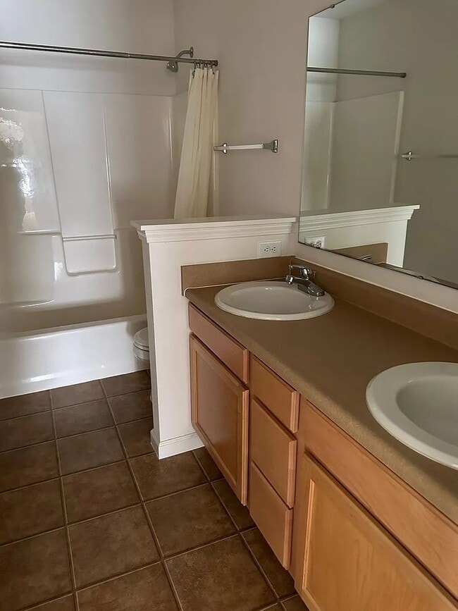 Building Photo - Spacious 2-story house in West Lafayette