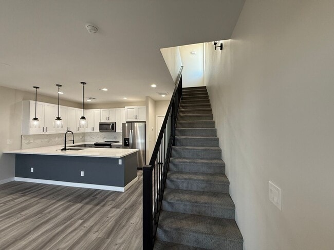 Building Photo - A614