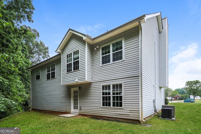 Building Photo - 2041 Gates Ct