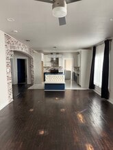 Building Photo - 814 Iowa St