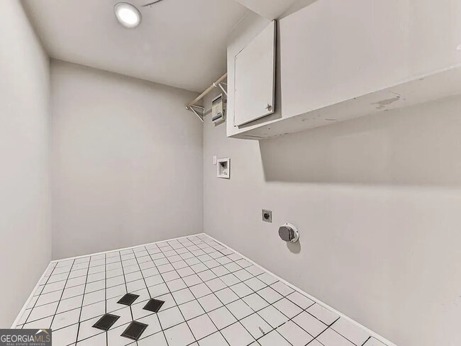 Building Photo - 2189 Chartwell Dr