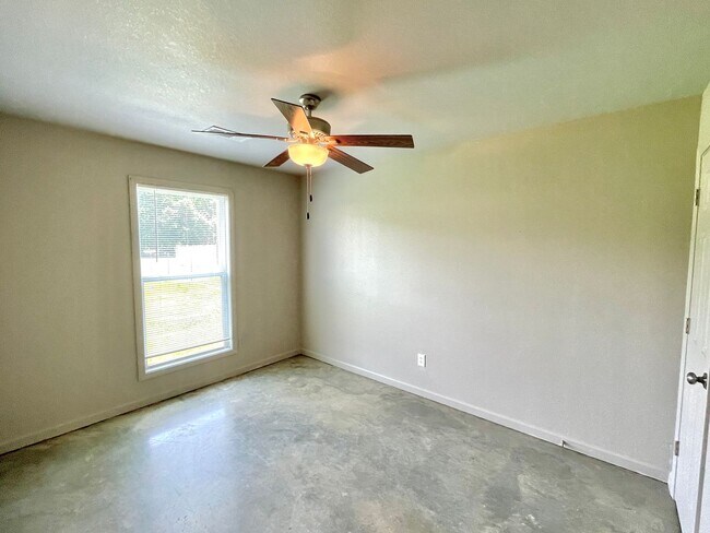 Building Photo - 2 Bed / 1 Bath Duplex in Weiner, AR