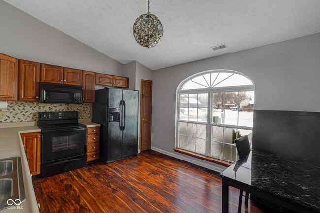 Building Photo - 6318 Pickwick Ct