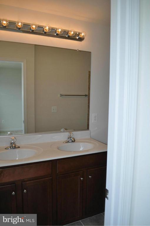 Building Photo - 43311 Novi Terrace