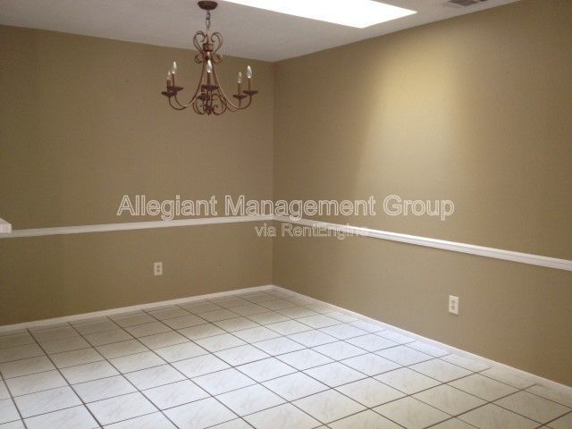 Building Photo - 2396 Turpin Dr