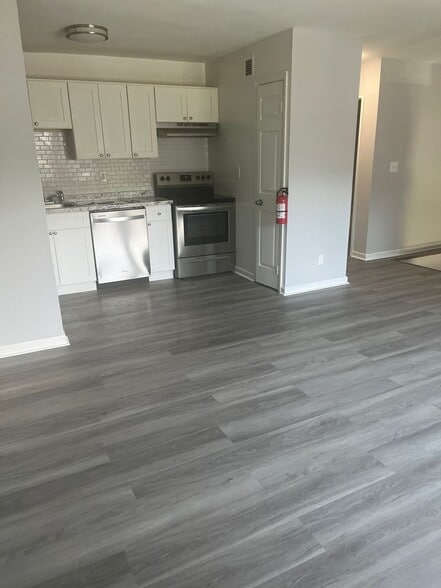 Building Photo - Beverly Gardens