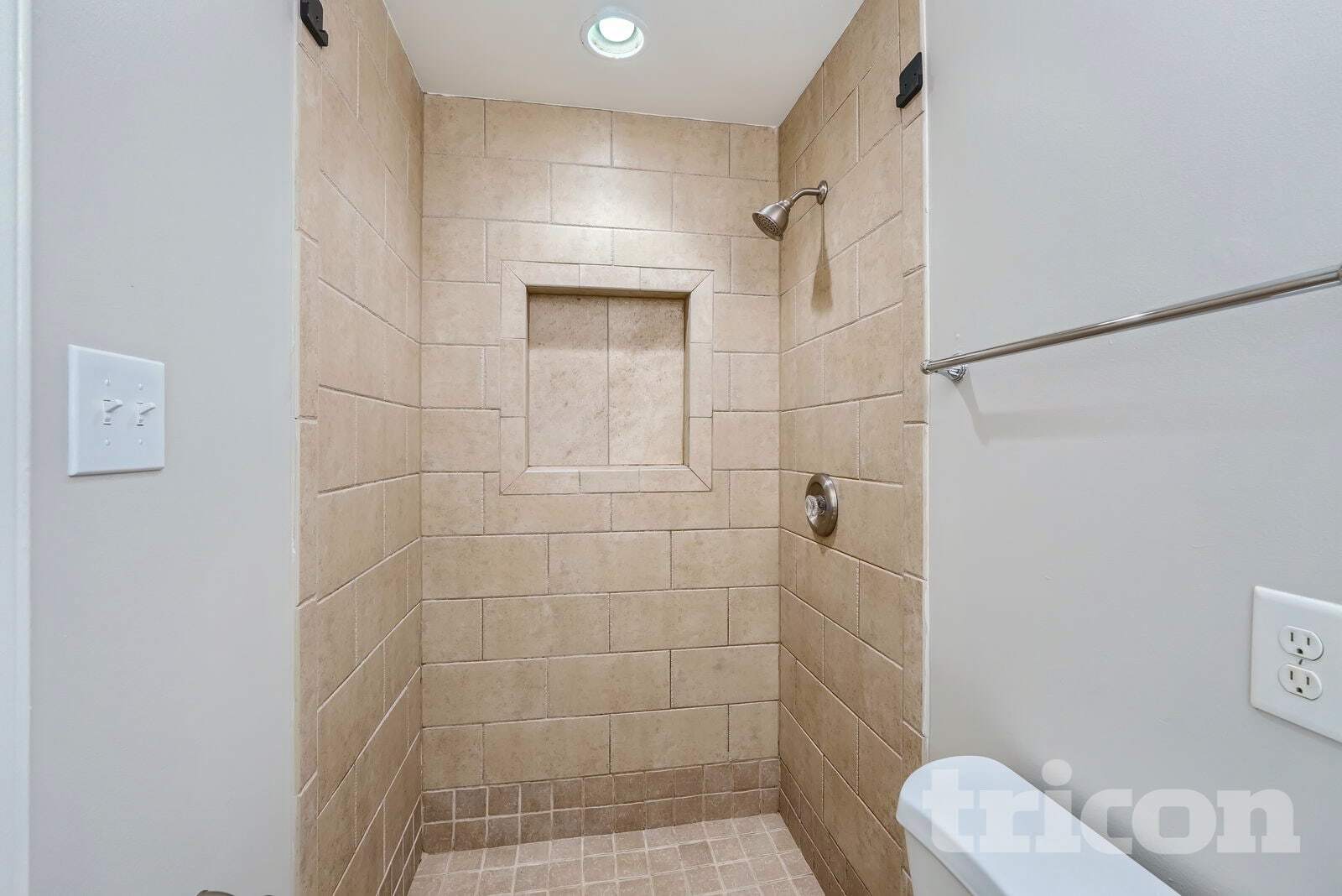 Building Photo - 7133 Starvalley Dr