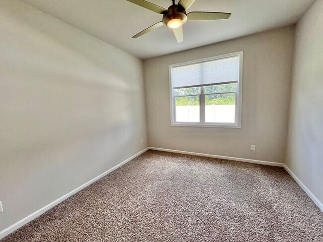 Building Photo - 120 Alta Crst Ln