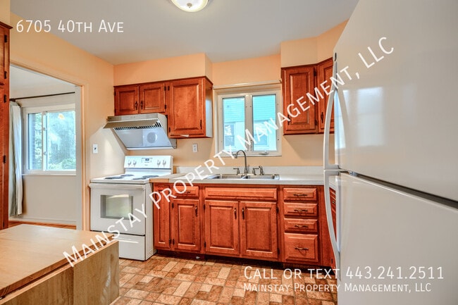 Building Photo - 6705 40th Ave