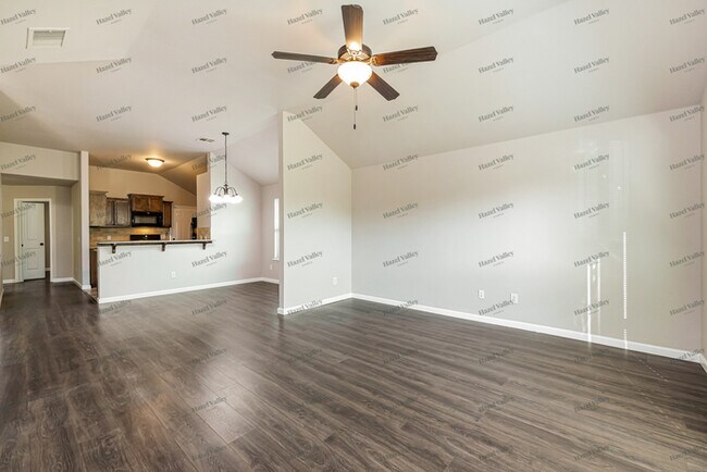 Building Photo - 1225 Hickory Creek Dr